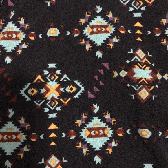 Lula Roe - Picture 4 of 4